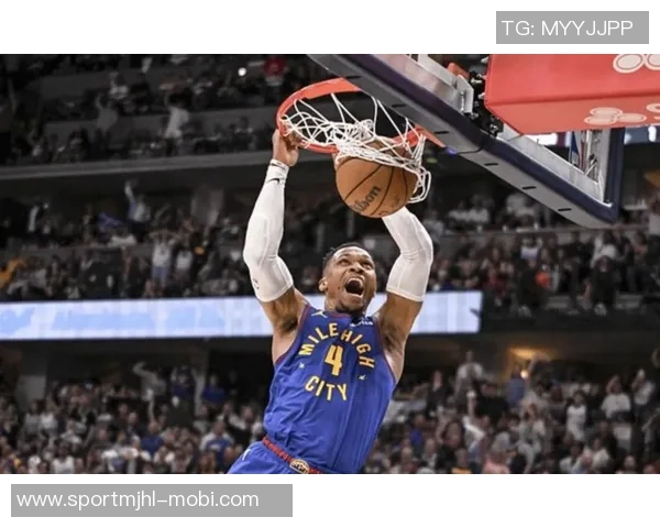 威少训练馆挥汗如雨新赛季去向仍悬而未决引发球迷热议